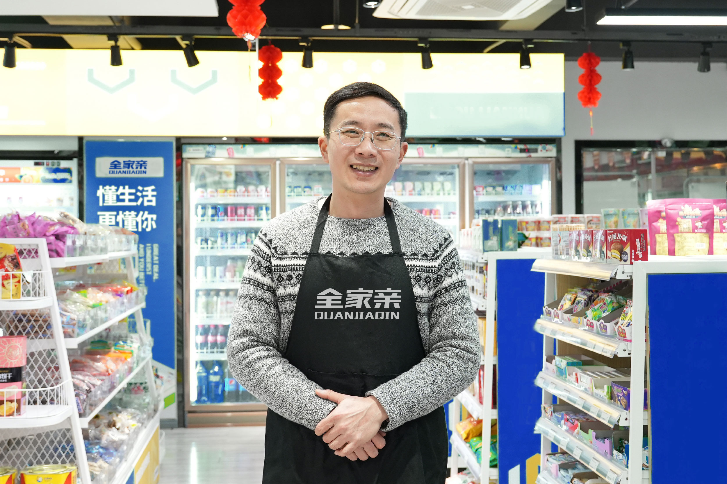 深夜灯塔与清晨炊烟：一个全家亲门店的双面人生