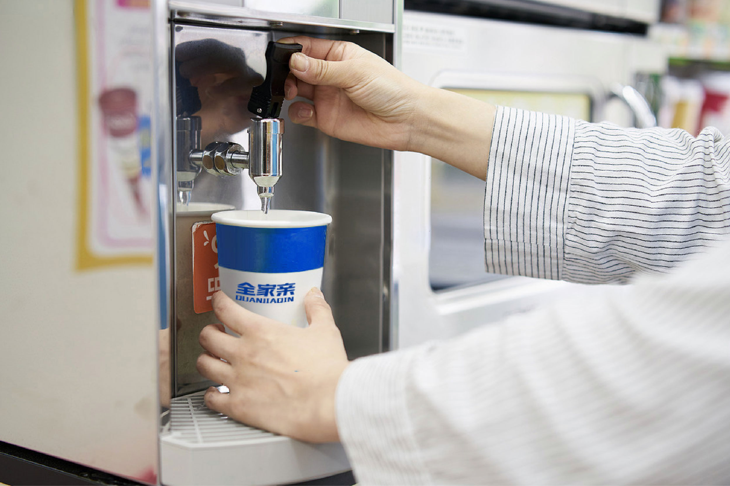 从清晨咖啡到深夜关东煮，全家亲如何陪伴你的每一天？(图1)